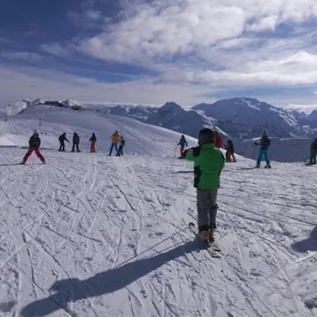 Independant Les Petits Yetis Alpehytte *
